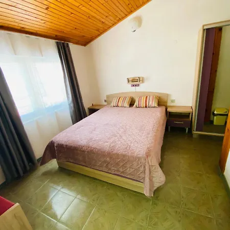 Hotel Villi