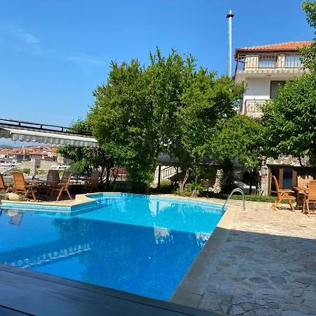 호텔 Villas Sozopol 2*
